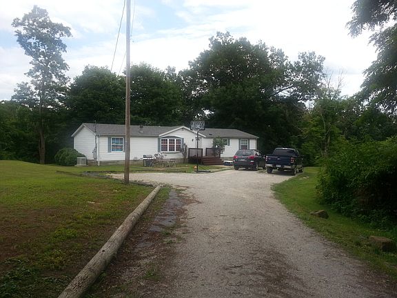 3rd image of 3400 Crescent Ave