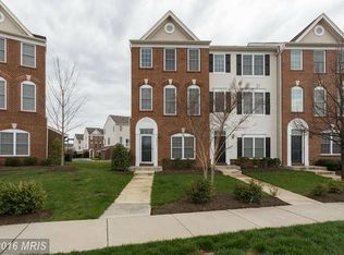 42870 Alumni Ter, Chantilly, VA 20152