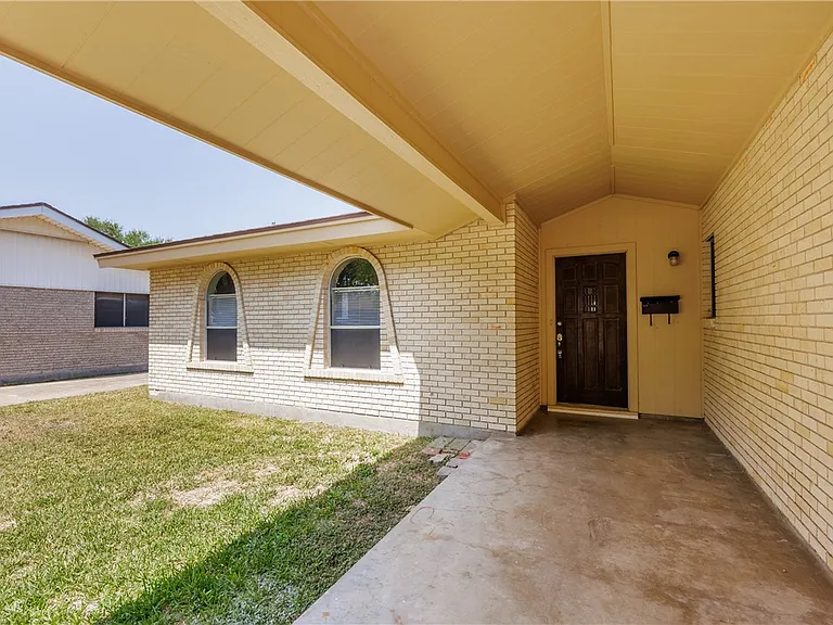 207 Blanco Dr — Photo 4