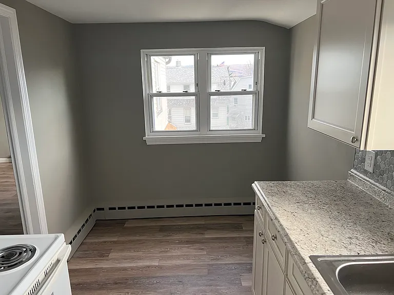 131 S Maple Ave #9 — Photo 10