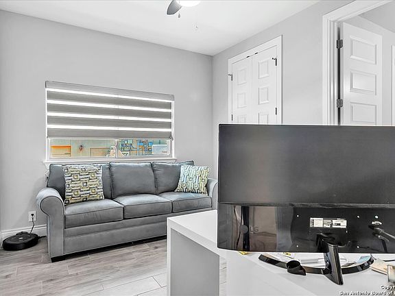 5th image of 25106 ESTANCIA CIR