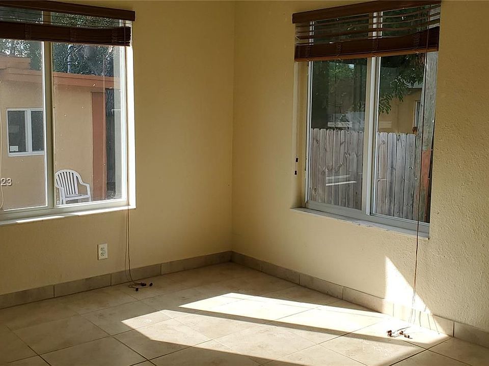 2nd image of 1740 NE 148th St #2