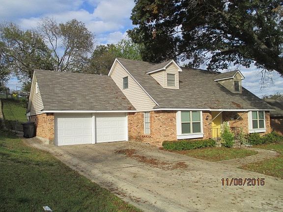 2nd image of 605 Oak Park Dr