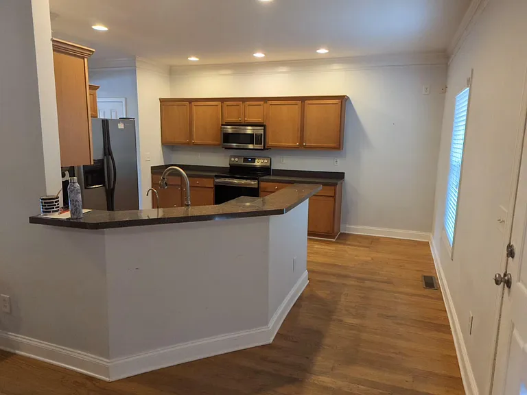 690 Terry St SE — Photo 6