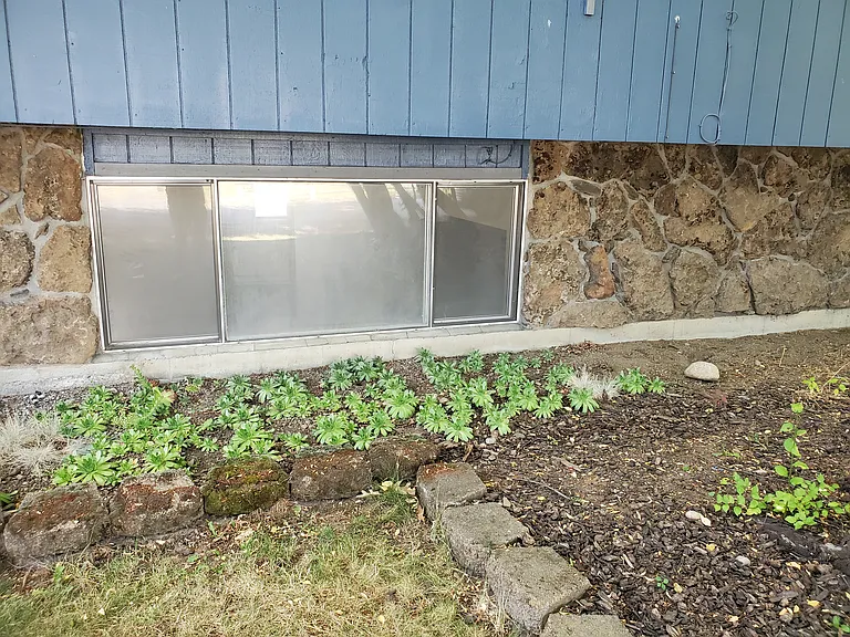 823 N Sargent Rd — Photo 4