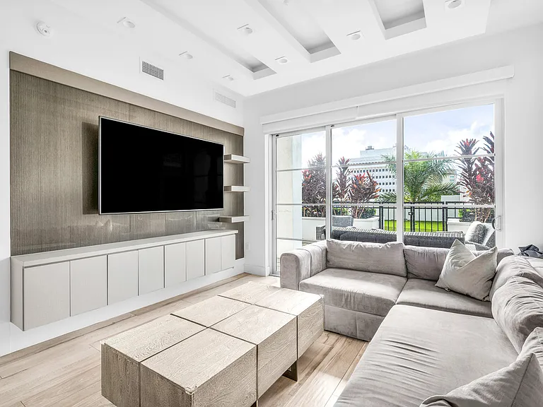 155 E Boca Raton Rd #418 — Photo 7