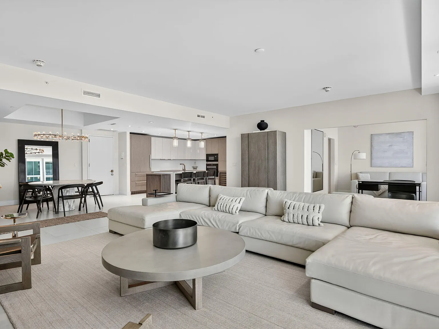 2 bed, 3.0 bath, 2098 sqft, $17,500 — Photo 4