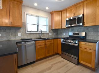 5522 Alabama Ave #2, Clarendon Hills, IL 60514