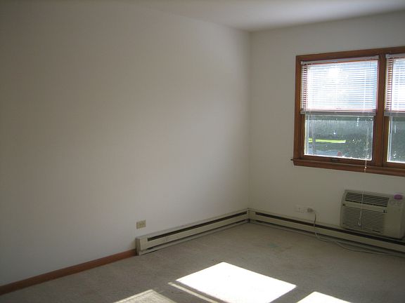 4th image of 403 W Judd St #403
