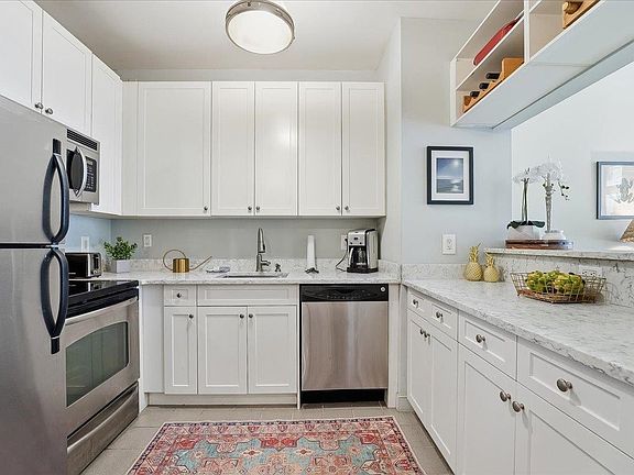 3rd image of 1500 HUDSON ST #2L