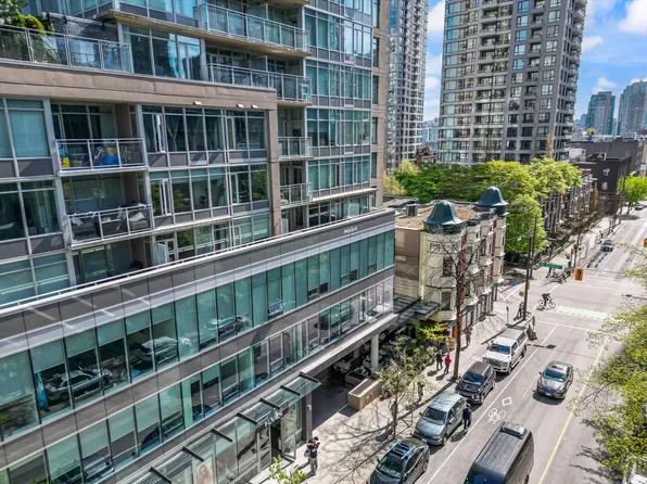 888 Homer St #708, Vancouver, BC V6B 0H7