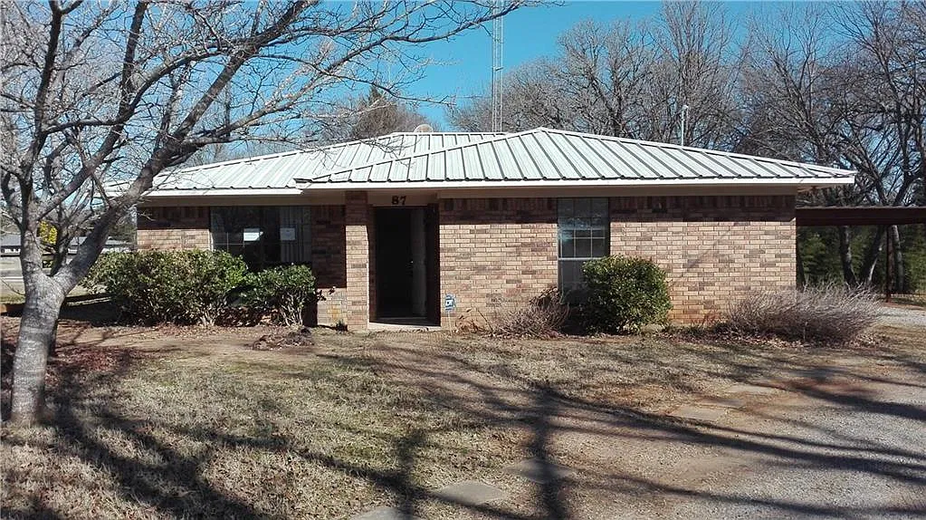 2 bed, 1.5 bath, 1148 sqft, $950 — Photo 2