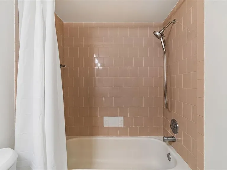 2945 Grovewood Blvd #A — Photo 51