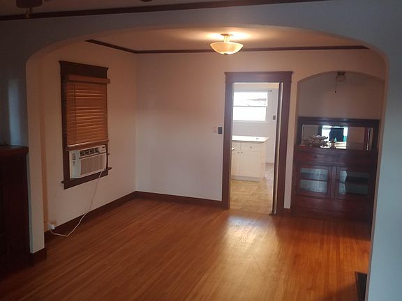 2nd image of 206 La Verne Ave