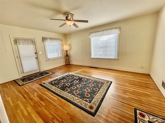 5th image of 506 Bryant Avenue