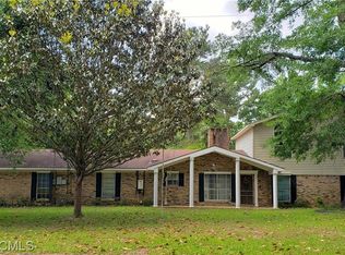 489 Boboshilly Cir, Creola, AL 36525