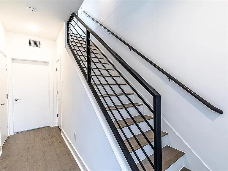1236 W 25th St #C — Photo 12
