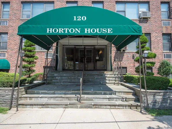 120 Horton Highway #C9, Mineola, NY 11501
