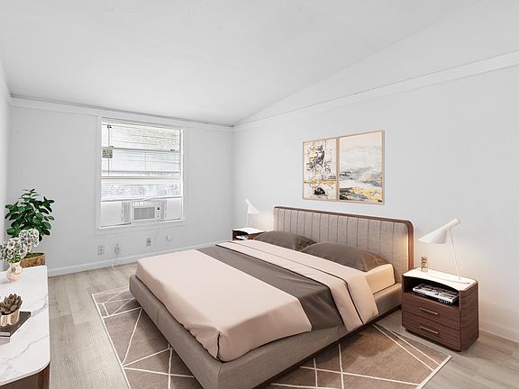 2nd image of 1712 Pasadena St #1