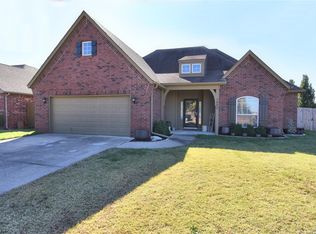 1002 E 146th St S, Glenpool, OK 74033