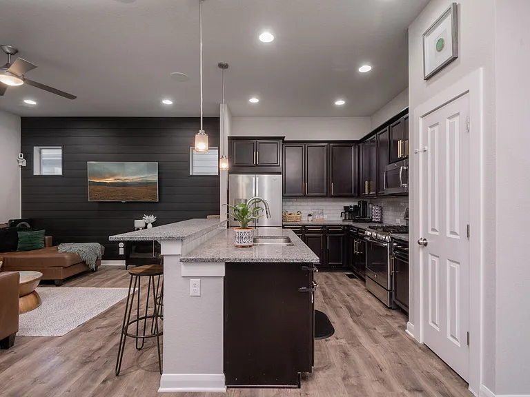 1385 W 66th Pl — Photo 11