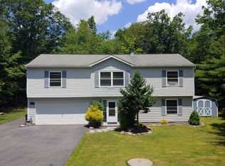 117 Tannenbaum Way, Henryville, PA 18332