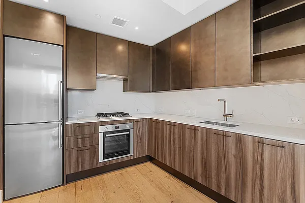 Rented by REAL New York | media 23