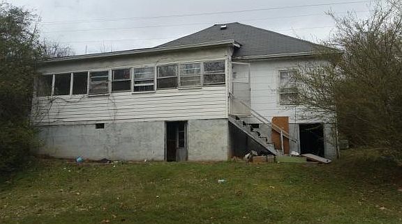 2nd image of 130 Grandview St
