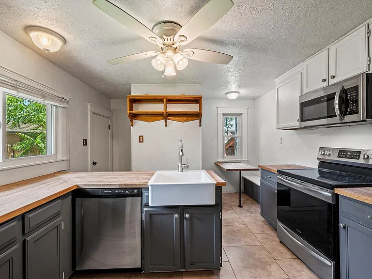 3917 S Acoma St — Photo 10