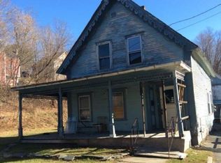 4 Wall St, Springfield, VT 05156