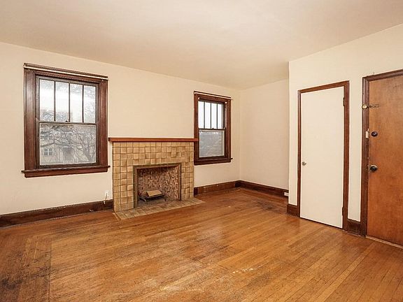 4th image of 2735 Powell Dr #3
