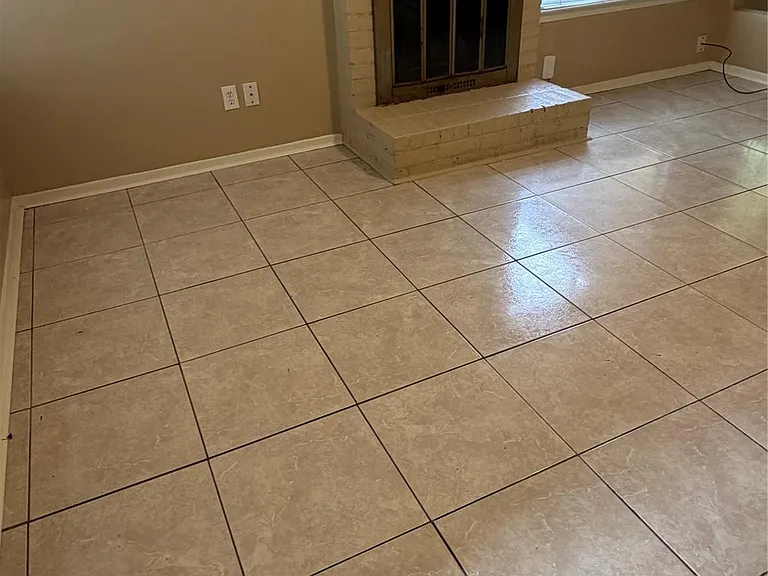 10722 Highland Woods Dr — Photo 2
