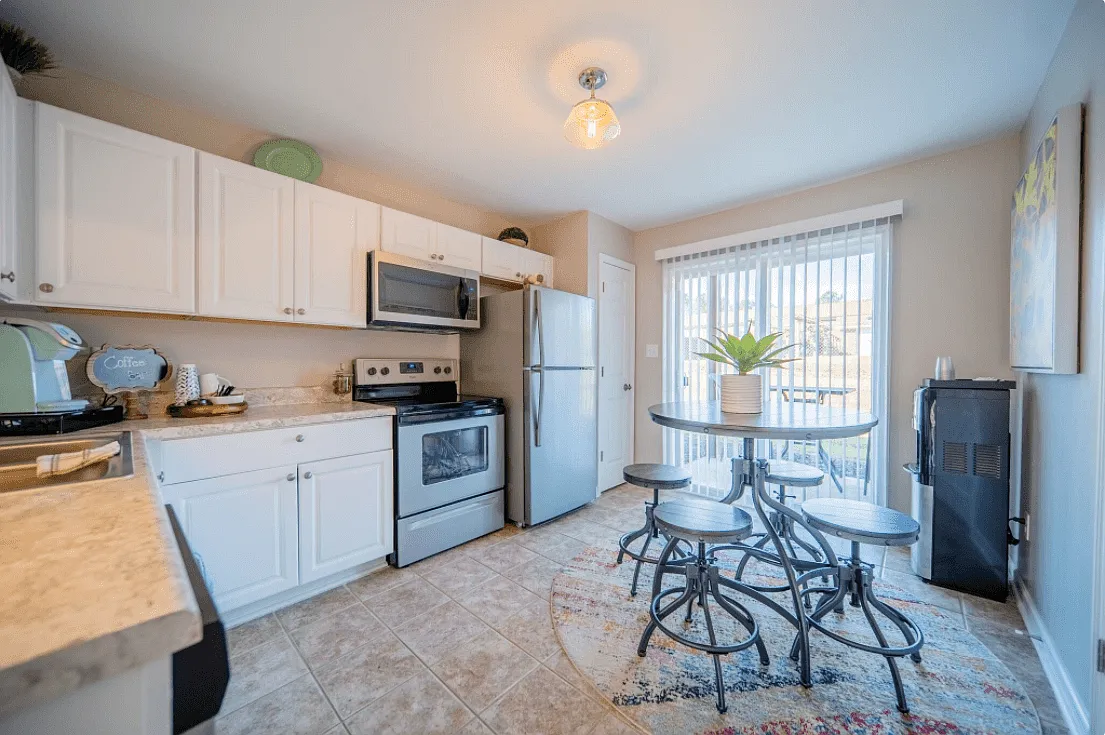 Willow Creek Apartments — Photo 1