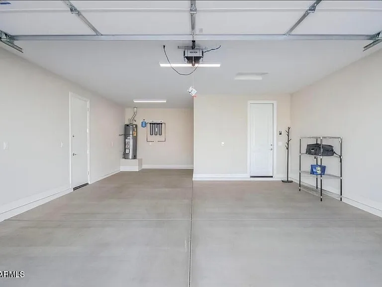 11353 N Luckenbach St — Photo 23