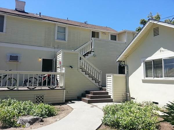 1st image of 208 W De La Guerra St APT 1