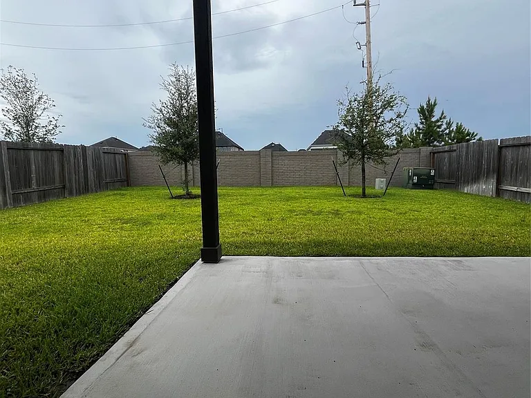 18206 Sonresa Way — Photo 9