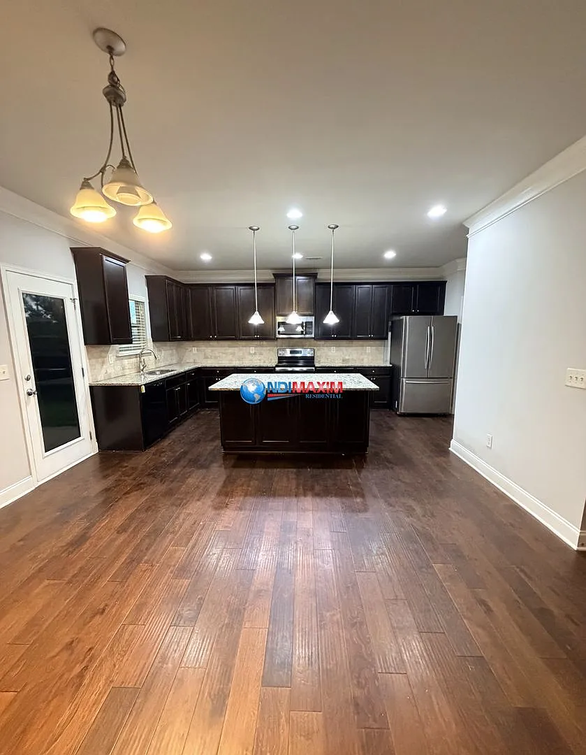 4-Bedroom House In Lake Lanier Cluster In Buford — Photo 3