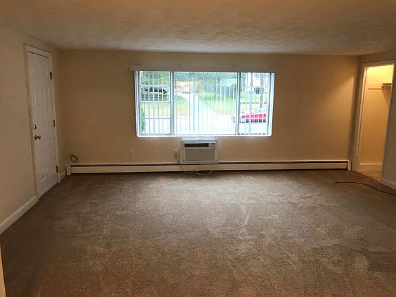 4th image of 484 Victory Hwy APT 5