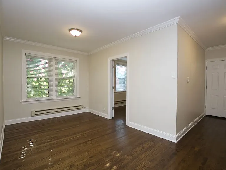 4222 N Clark St #4 — Photo 6