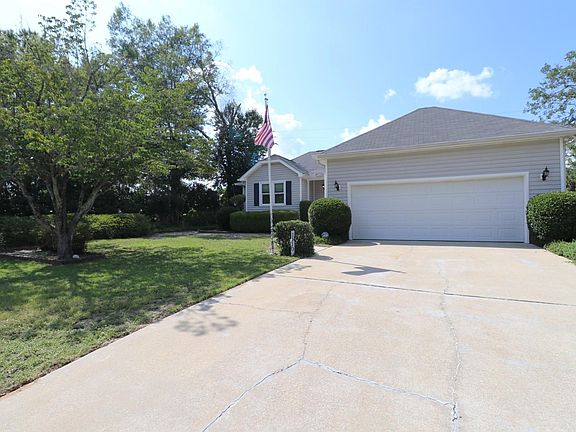 4th image of 1110 Indigo Ave