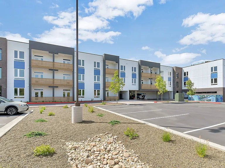 Parkway Apartments — Photo 3