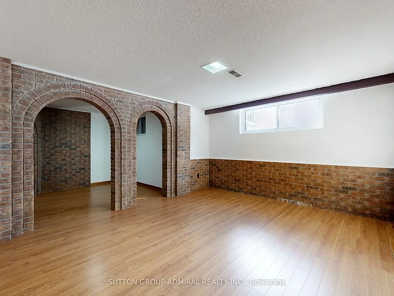 129 Crestwood Rd #BASEMENT — Photo 20