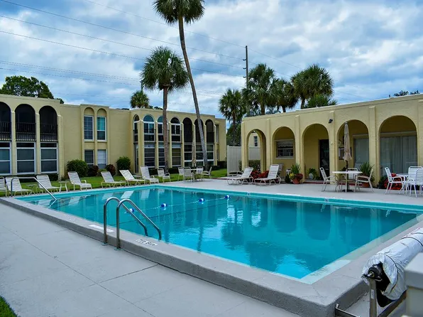 835 18th St, Vero Beach, FL 32960