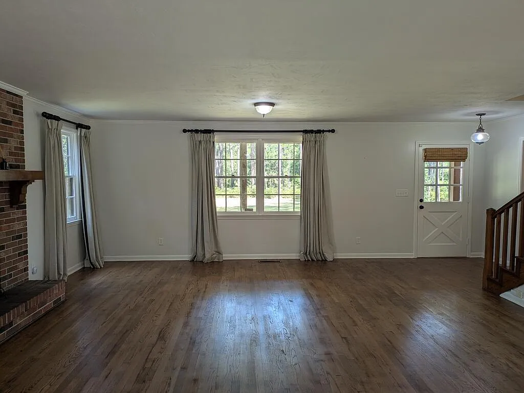 4 bed, 2680 sqft, $3,200 — Photo 4
