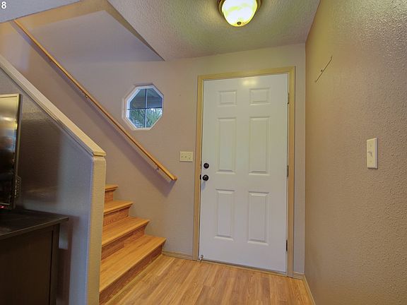 4th image of 9109 NE 136th Ave