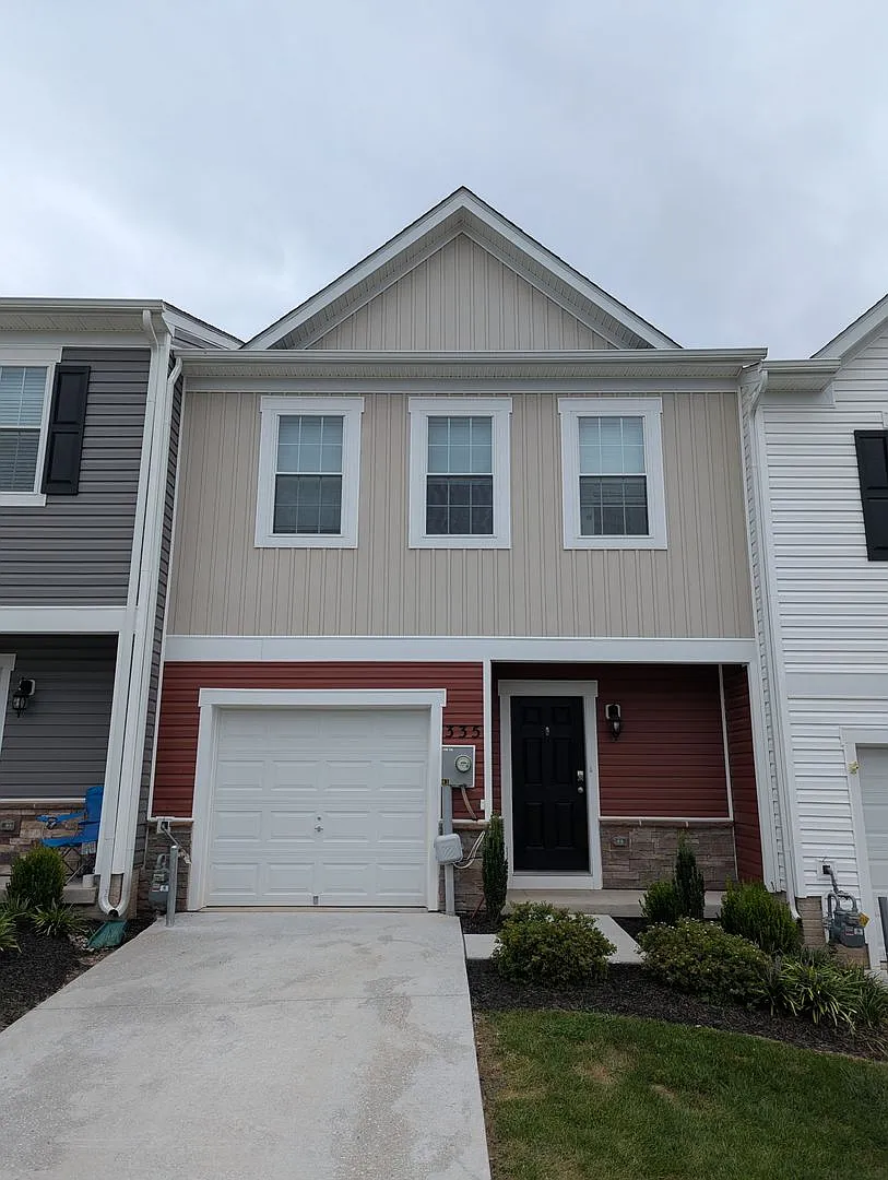 Spacious 3BR/2.5BA Home Coming Soon in York! — Photo 2