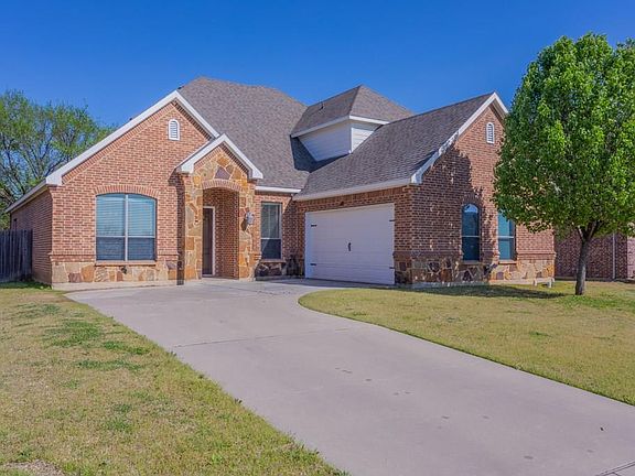 2nd image of 1004 Bell Oak Dr
