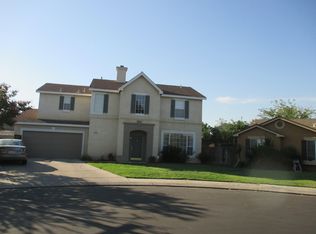 5298 E Wildflower Ln, Fresno, CA 93725