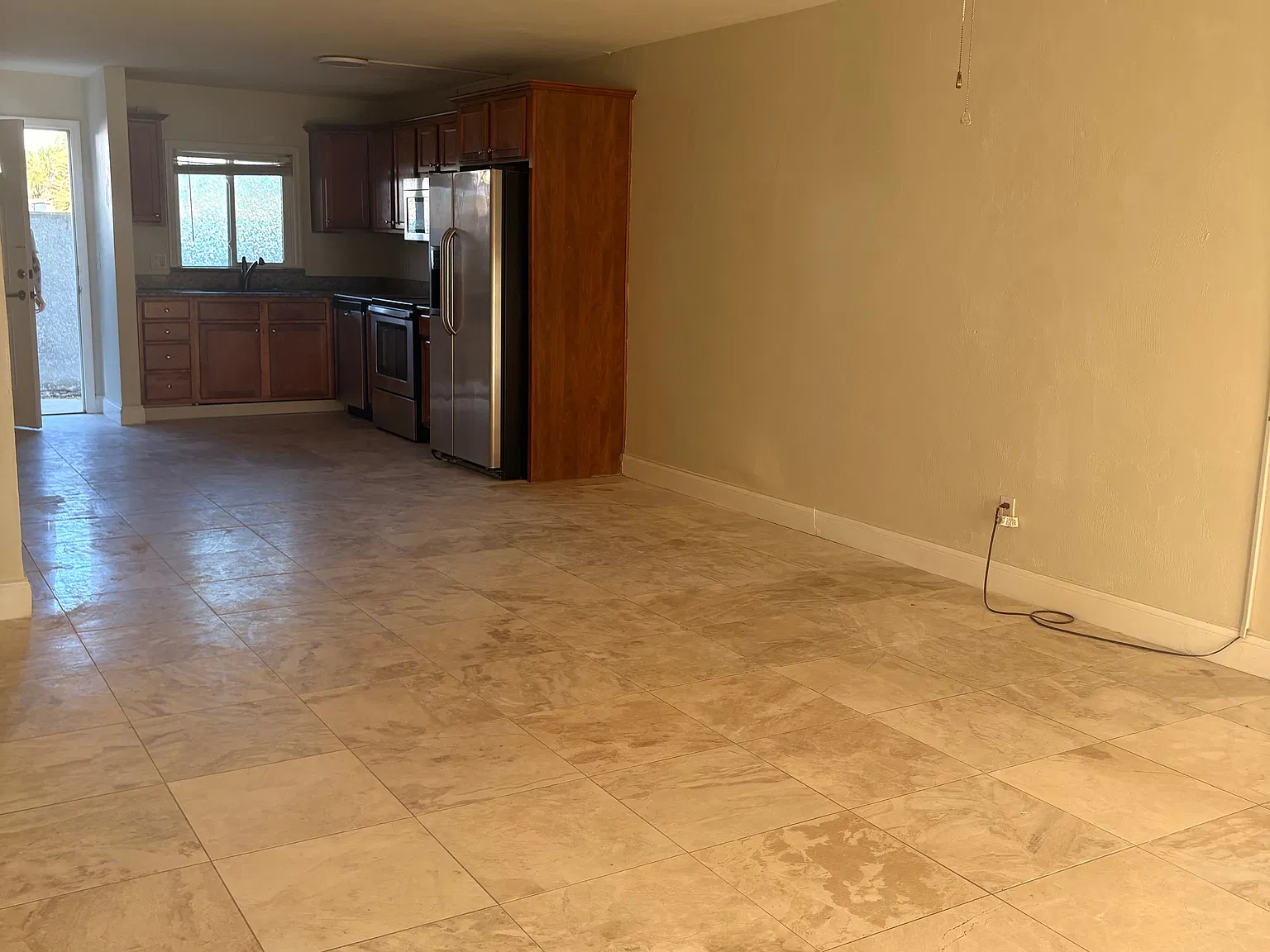 2 bed, 900 sqft, $1,425 — Photo 3