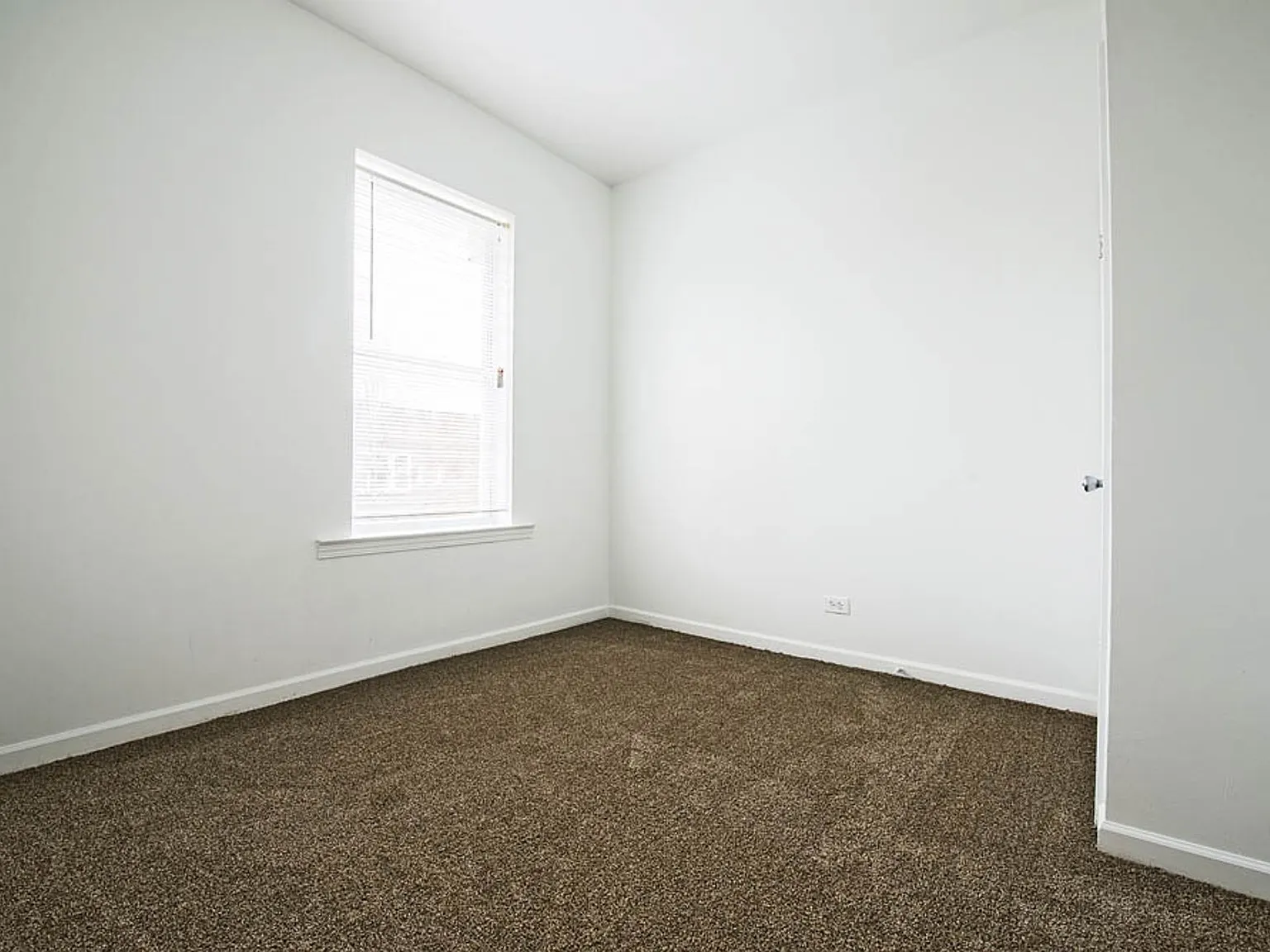 5600 S Wolcott — Photo 4